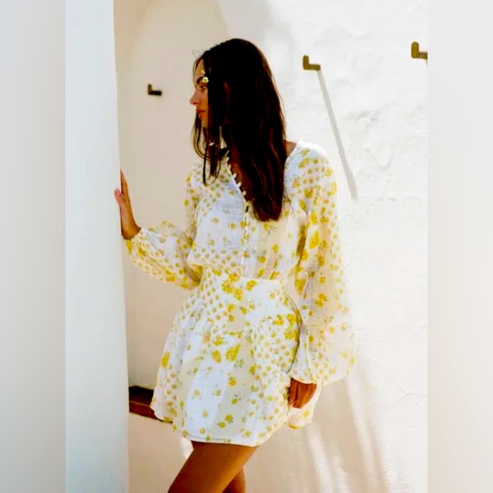 NWT! Perfect condition! Sabo Skirt - The Yumi Dress - Size Small - Yellow Floral